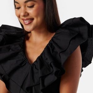 BUBBLEROOM Flounce Top Black L