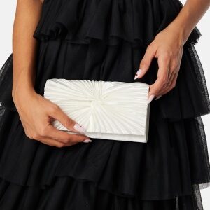 BUBBLEROOM Knot Clutch Cream Onesize