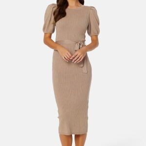 BUBBLEROOM Linnelle knitted puff sleeve dress Light nougat 3XL