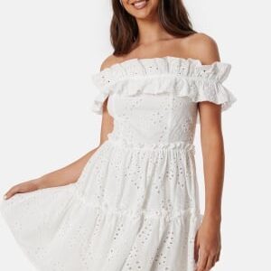 Bubbleroom Occasion Flounce off shoulder dress White S