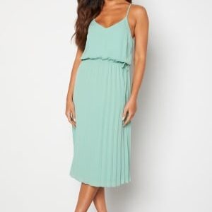 Bubbleroom Occasion Gwyneth Pleated Dress Dusty green 46