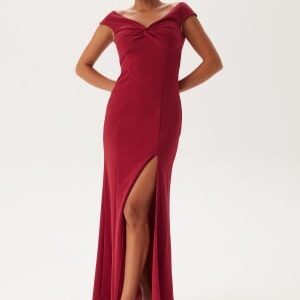 Bubbleroom Occasion Twist Off Shoulder Gown Red XS