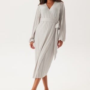 BUBBLEROOM  Pleated Wrap Dress Light beige S