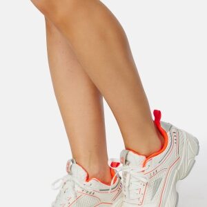 FILA 2000 Stunner Low wmn Marshmallow-Fierycor 41