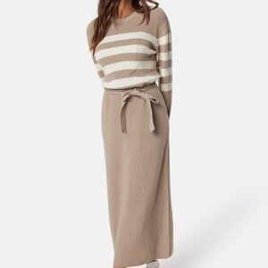 Happy Holly Striped O-neck  Knitted Dress Ljusbeige/Striped 52/54