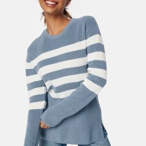 Happy Holly Striped O-neck  Knitted Sweater  Blue/Striped 32/34