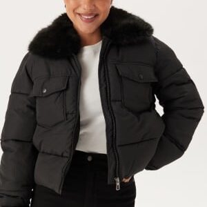 ONLY Onlmaggi Fur Puffer Life Black/DETAIL BLACK FUETAIL BLA S