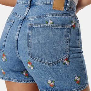 Pieces Pcsky HW Embroidery Shorts Light Blue Denim XS