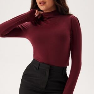 SELECTED FEMME Slfmanja Ls Drapey High Neck T Zinfandel S