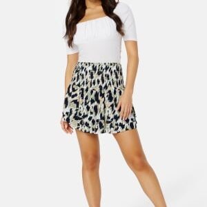 VERO MODA Menny Mini Smock Skirt Navy Blazer AOP: Met L