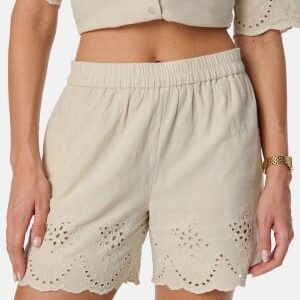 Pieces Pcalmina Embroidery Shorts Birch XS